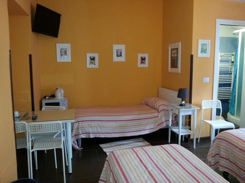 Affittacamere Andronaco Milán Habitación foto